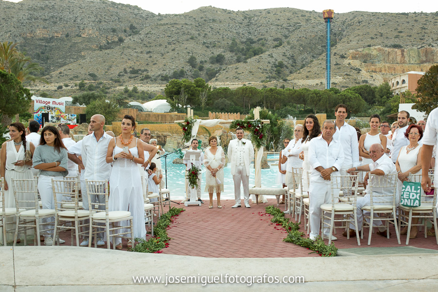 Fotografo de Bodas en Alicante Benidorma boda en iberia village-38
