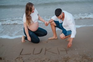 Sesión de embarazo en la playa